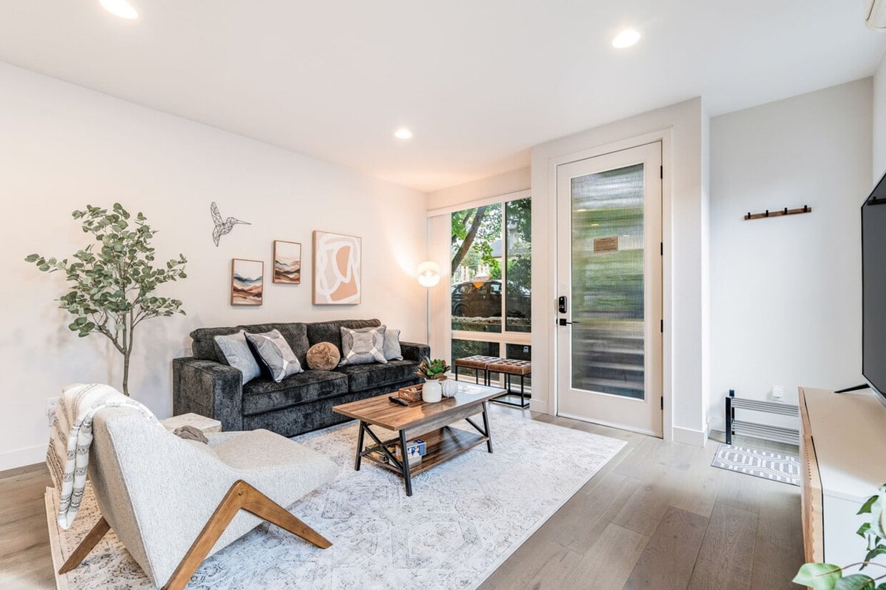 Foto principal - 2319A Franklin Ave E