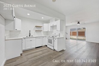 Building Photo - 2023 Curtis Ave