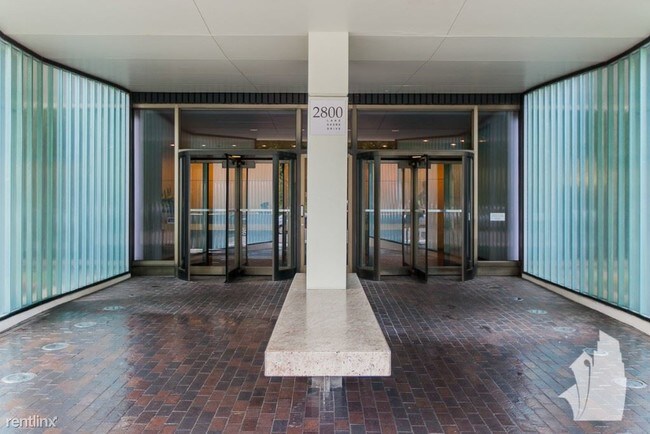Building Photo - 2800 N Lake Shore Dr