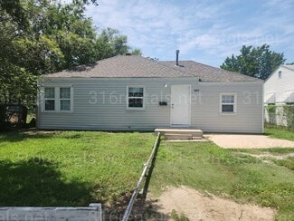 Building Photo - 1653 N Erie Ave