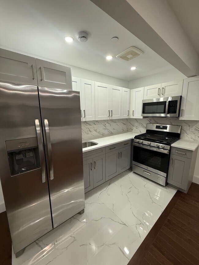 Foto del edificio - 5-31 B 72 St