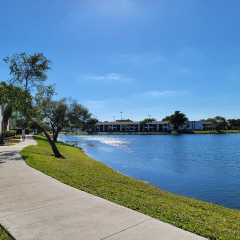 Primary Photo - 212 Lake Pointe Dr