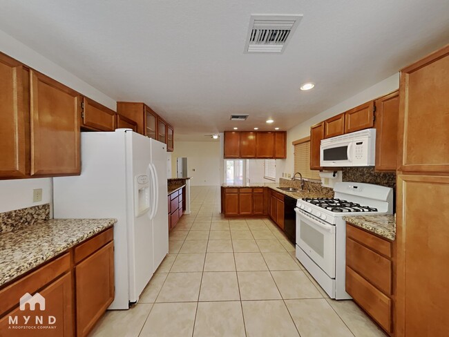 Building Photo - 4763 W Latchstring Ct