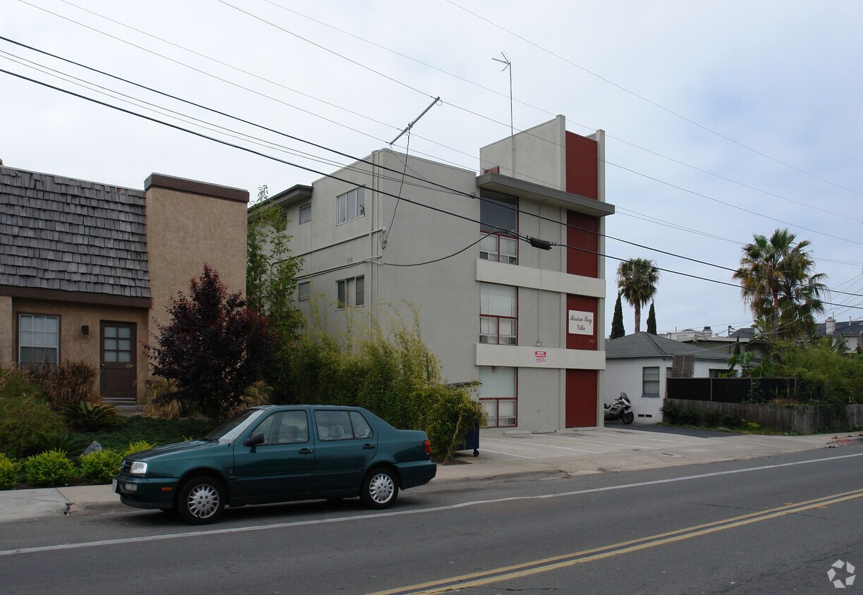 Foto del edificio - 1351 Pacific Beach Dr