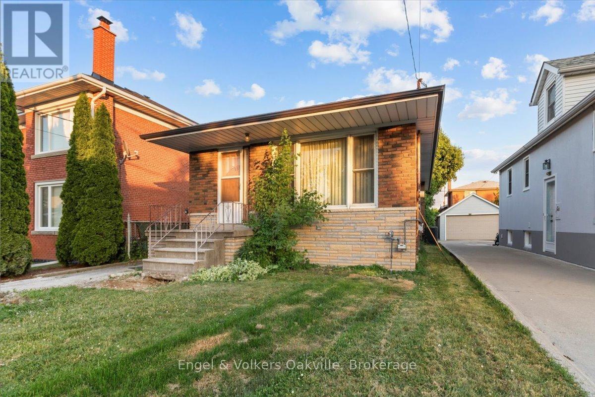 Primary Photo - 939 Glencairn Ave
