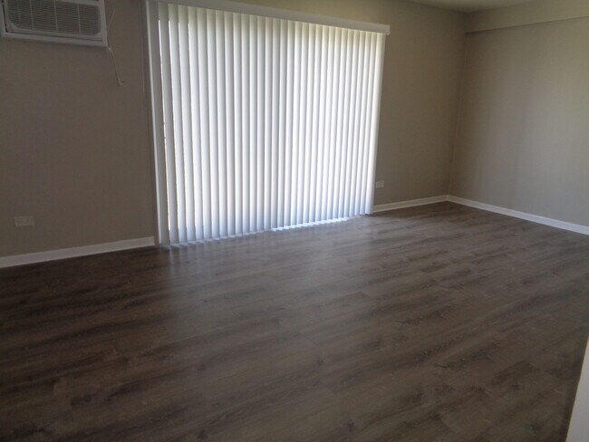 Foto del edificio - 5724 W 111th St