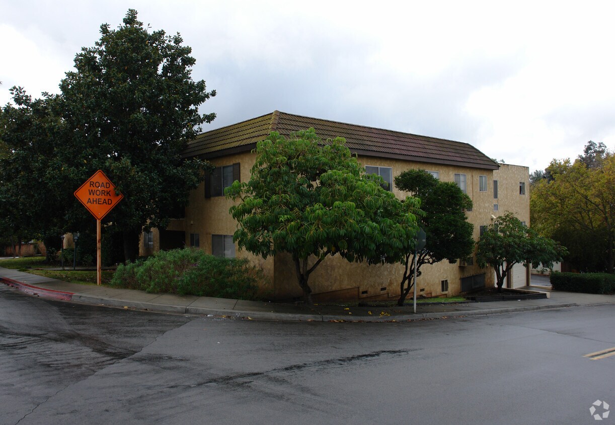 Foto del edificio - 530 N Main Ave