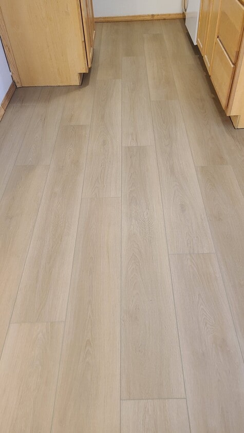 LVP en cocina/comedor - 47 Eagle Crest Dr