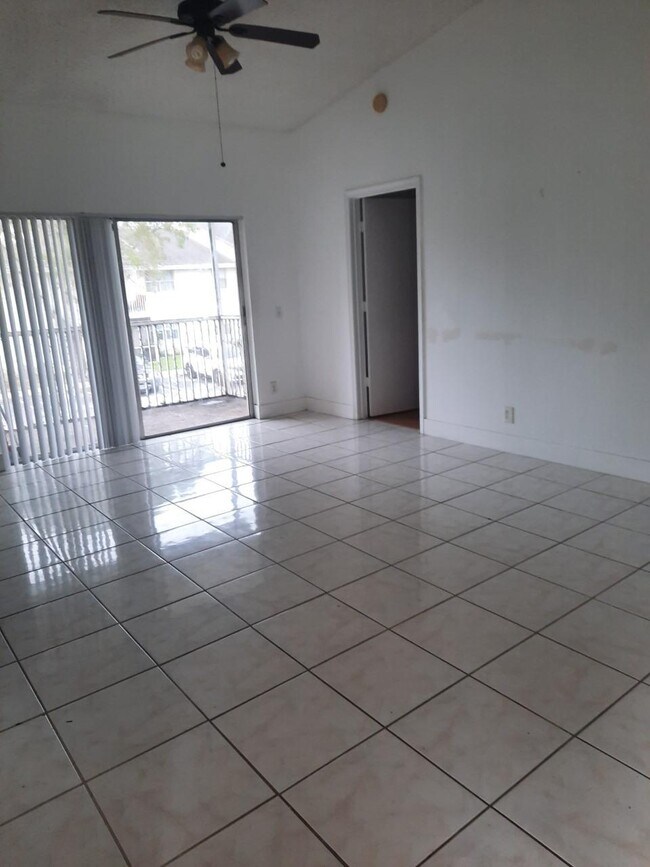 Building Photo - 11592 NW 43rd Ct