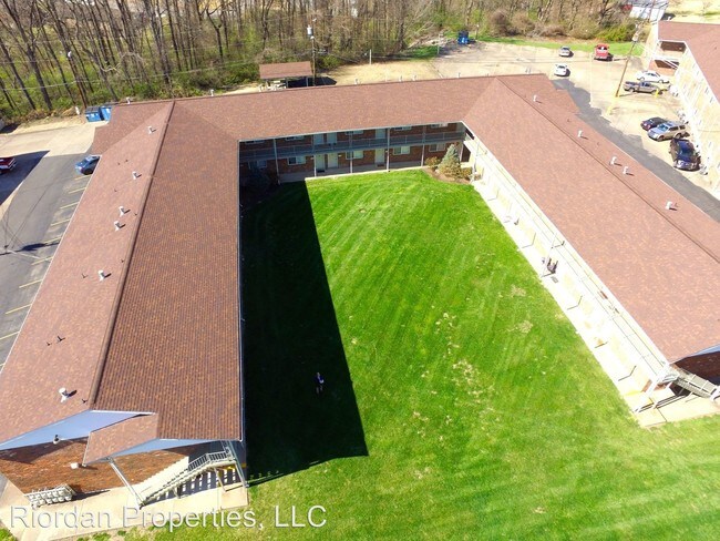 Building Photo - 1206 Western Hills Dr