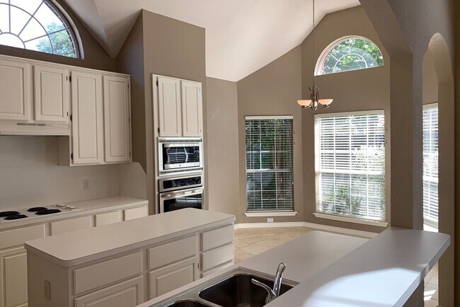 Foto del edificio - 109 Falcon Creek Dr