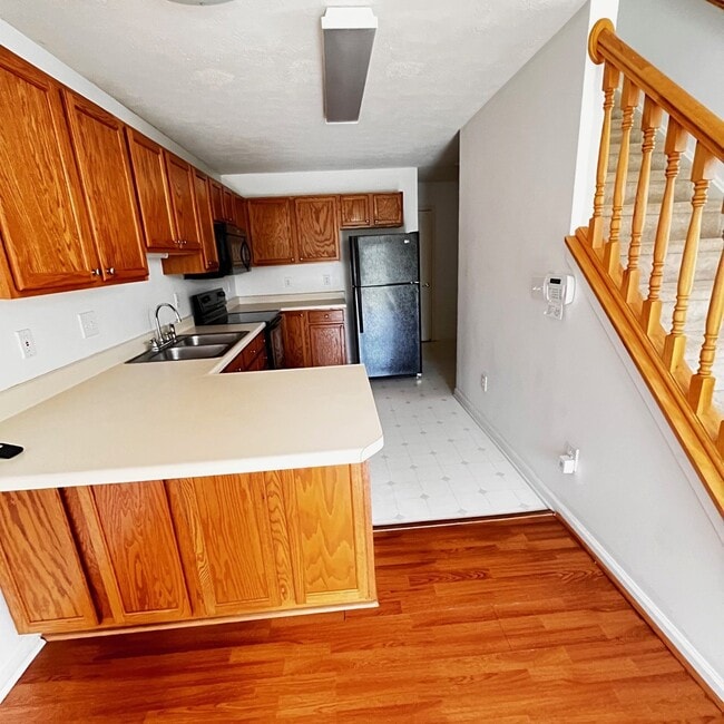 Building Photo - 9356 Villa Creek Dr