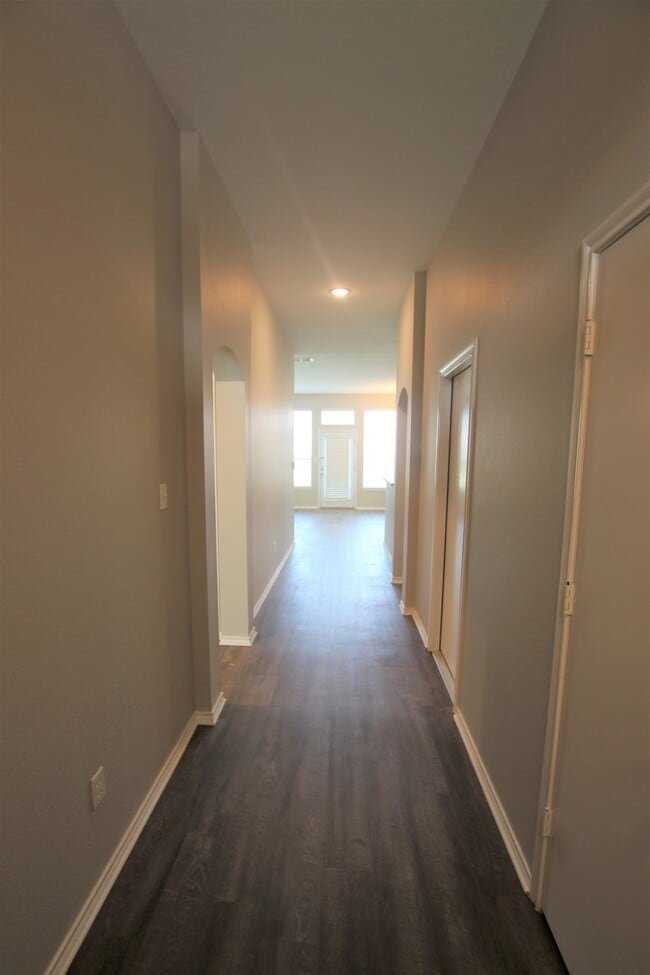 Building Photo - 3 Bedroom 2 Bath in Whitehouse ISD!