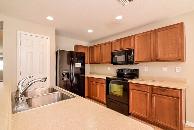 Building Photo - 406 Chimney Rock Dr