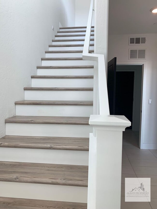 Building Photo - 490 W Mahogany Ln