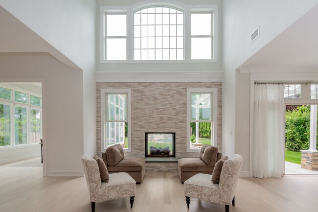 Building Photo - 74 Post Ln