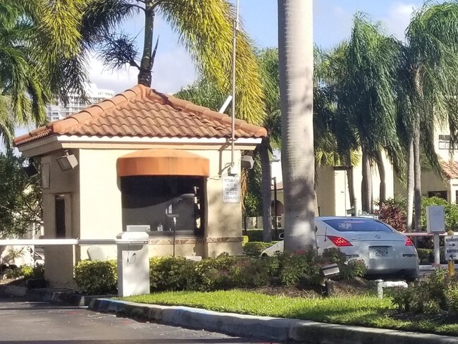 Seguridad las 24 horas - 20900 Leeward Ct