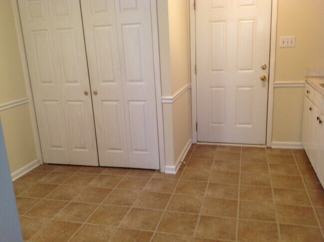 Foto del edificio - 2 Bedroom Duplex/ Rockingham