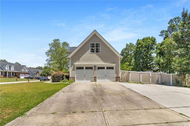 Foto del edificio - 5802 Rainsford Dr