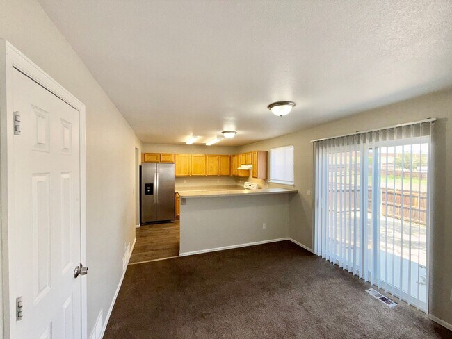 Foto del edificio - 4899 Saddle Ridge Dr