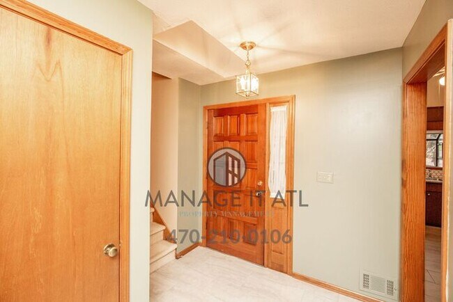 Foto del edificio - Beautiful 4-bedroom, 3-bathroom house loca...