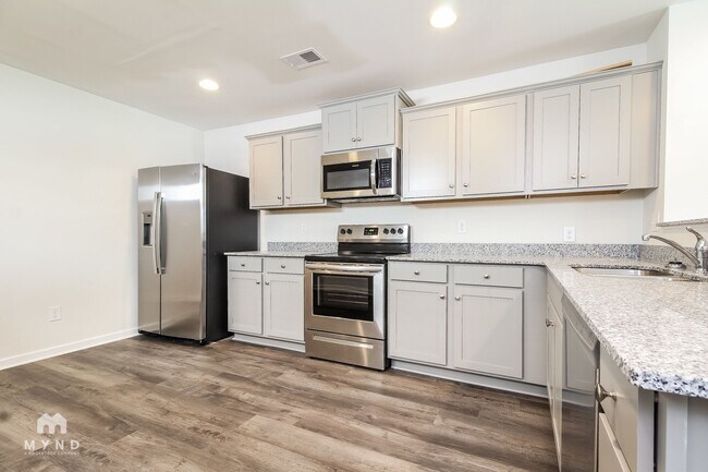 Building Photo - 309 Noble Ln