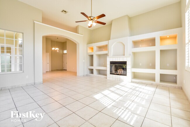 Foto del edificio - 13455 Lake Turnberry Cir