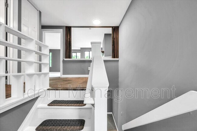 Building Photo - 78 Shepards Knoll Dr