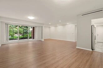 Building Photo - 130 Mt Auburn St