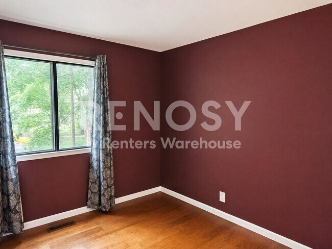 Building Photo - 2BD/1BA Townhome in Plymouth Available Now!