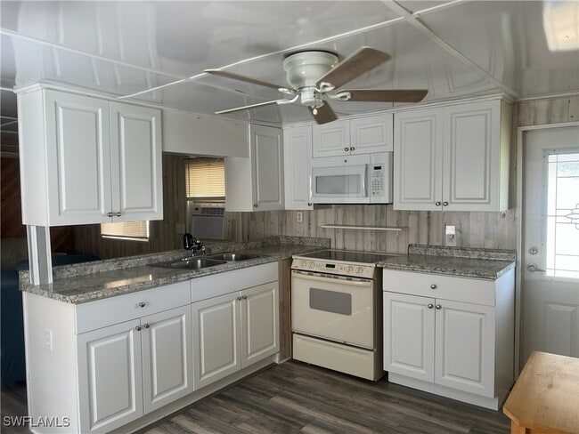 Building Photo - 27860 Leatherwood Cir