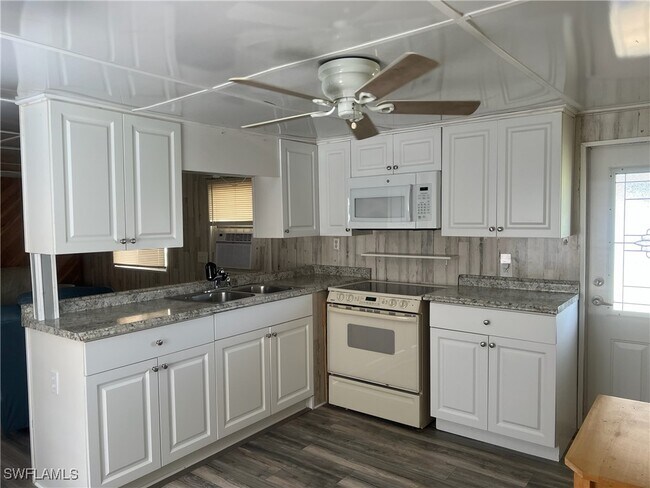 Foto del edificio - 27860 Leatherwood Cir