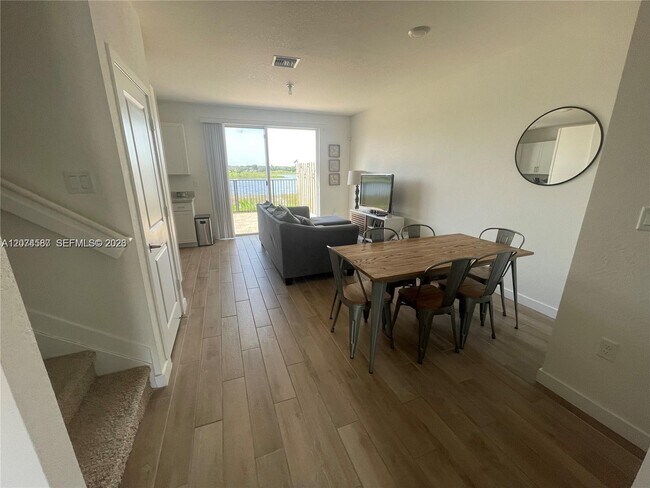 Foto del edificio - 2346 SE 12th Ct