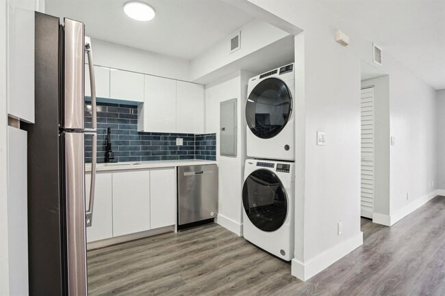 Foto del edificio - 3210 NW 84th Ave