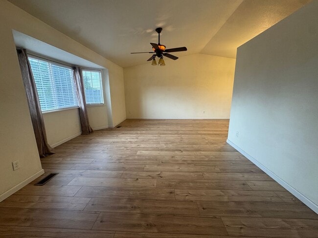 Building Photo - 7126 Oxmoor Ln