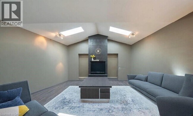 Building Photo - 3829 Northwood Dr