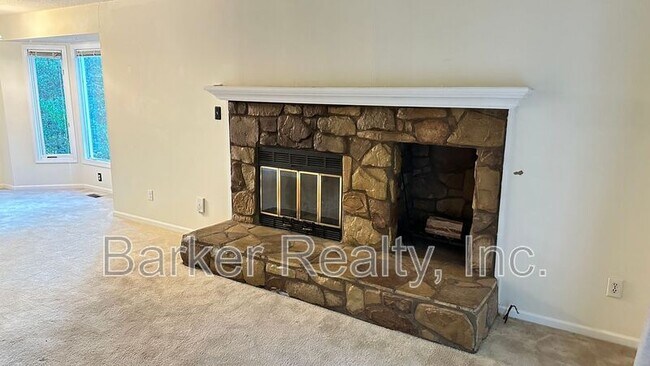 Foto del edificio - 3401 Whitford Ct