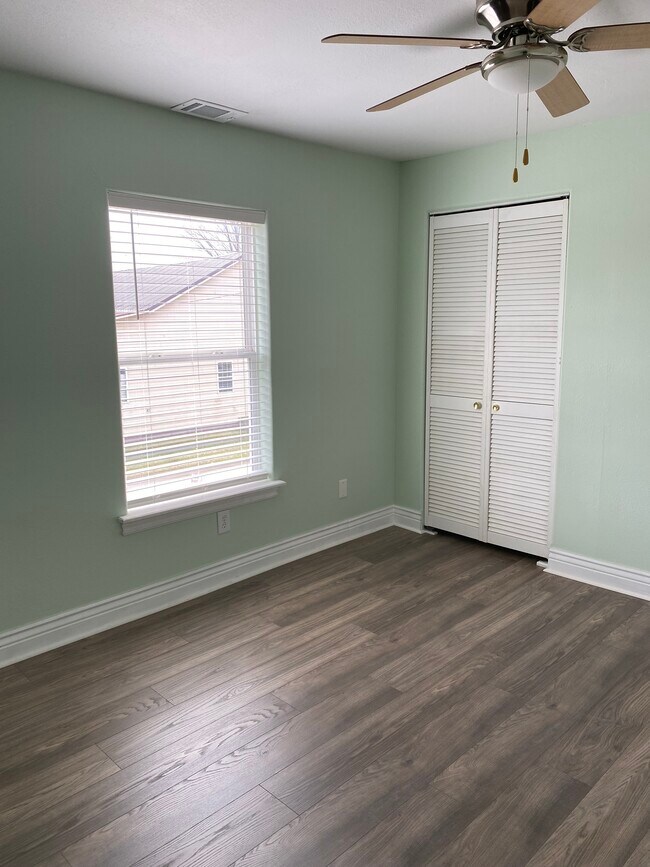 Bedroom 1 - 622 Putnam St