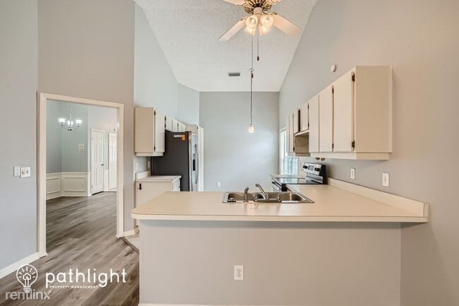 Building Photo - 3 br, 2 bath House - 8923 N Arrawana Avenu...