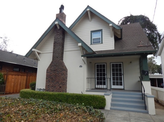 Front entrance - 5 Lorton Ave