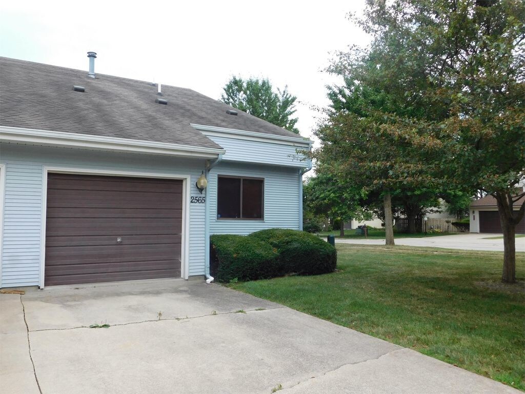 2565 Clayton Blvd, Champaign, IL 61822 Townhome Rentals in Champaign