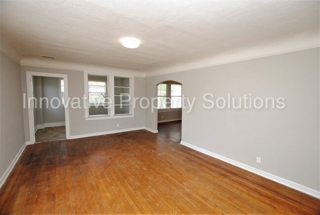 Building Photo - 1215 Willow Branch Ave