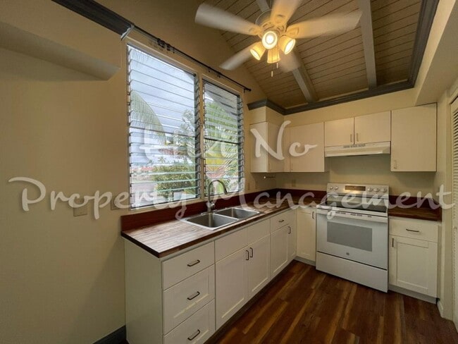 Foto del edificio - 76-133 Royal Poinciana Dr
