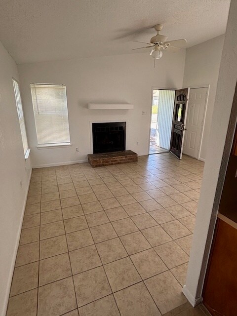 Foto del edificio - 1402 Ashley Dr