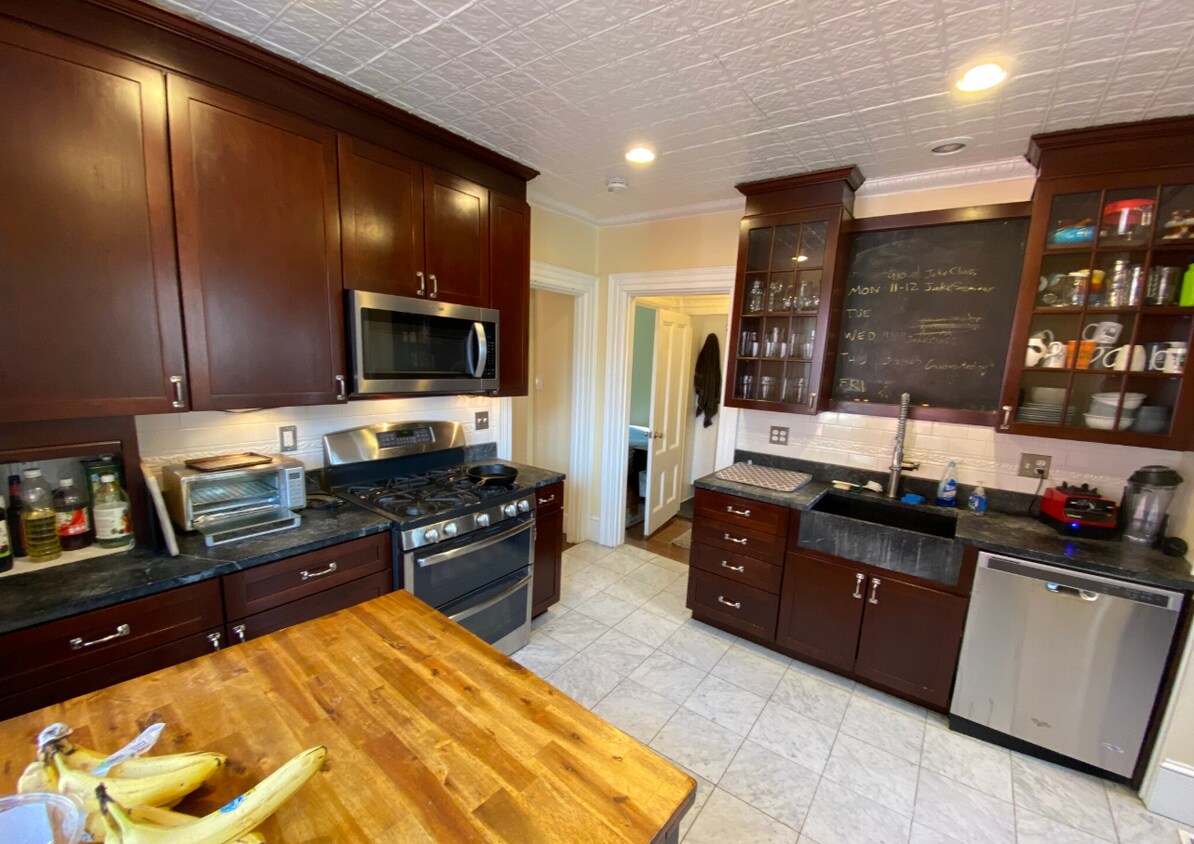 Foto principal - 381 Highland Ave