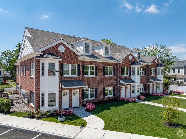 Building Photo - Shrewsbury Manor at Allen Place