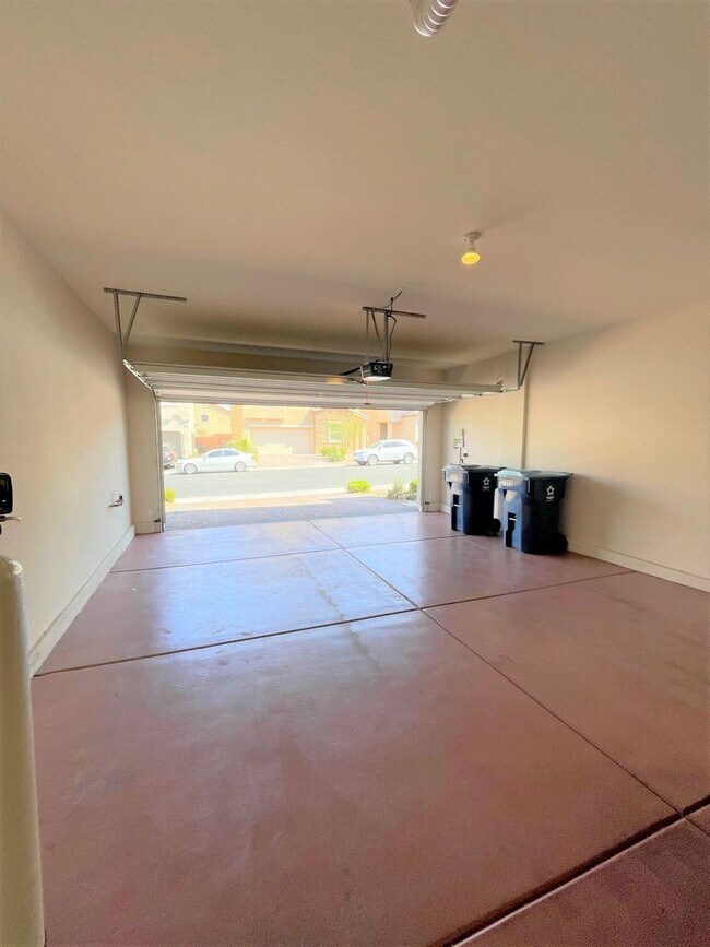 Building Photo - If you’ve been looking for a home in Southwest Las Vegas with no neighbors behind… this is the one!
