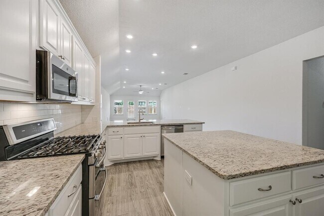 Building Photo - 3316 Amerigo Pl