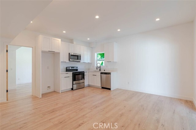 Foto del edificio - 6835 Yolanda Ave