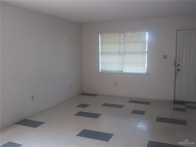 Building Photo - 2102 Miller Ave